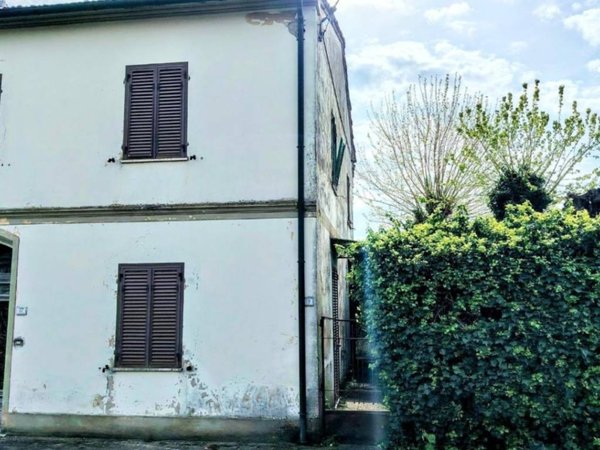 casa indipendente in vendita a Casciana Terme Lari in zona Spinelli