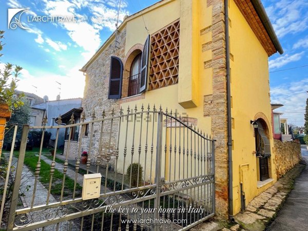pentavano in vendita a Casciana Terme Lari in zona Casciana Terme
