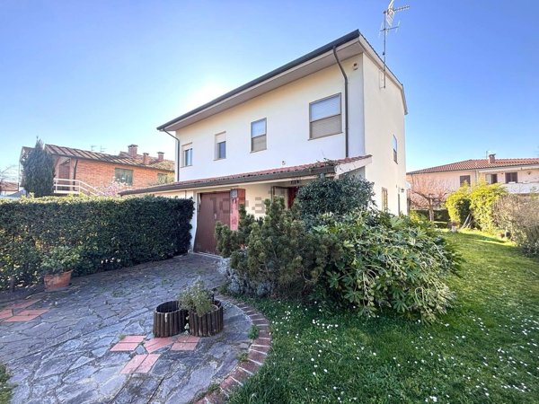 appartamento in vendita a Casciana Terme Lari in zona Perignano