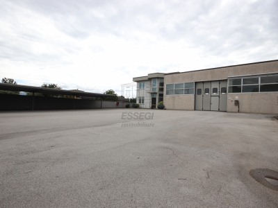 locale di sgombero in vendita a Casciana Terme Lari