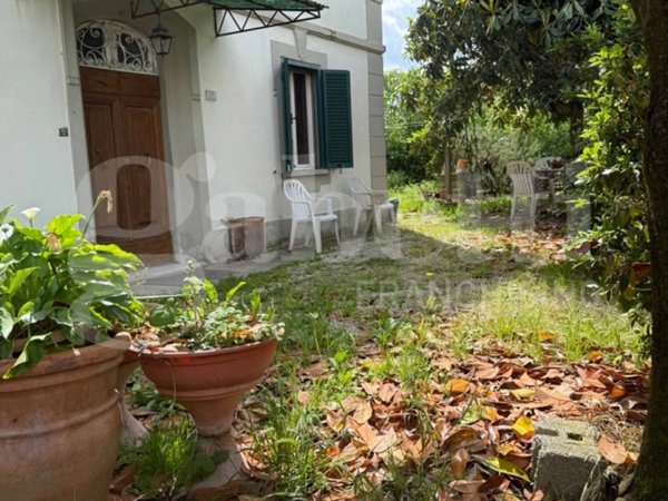 casa indipendente in vendita a Casciana Terme Lari in zona Perignano