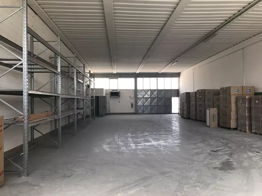 capannone in vendita a Casciana Terme Lari in zona Perignano