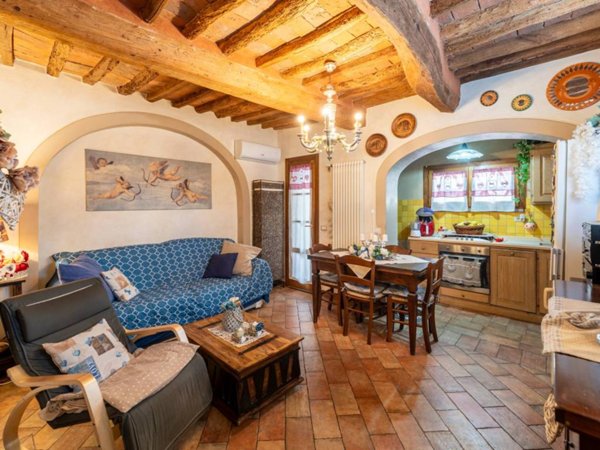 casa indipendente in vendita a Casciana Terme Lari in zona Cevoli