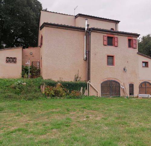 casa indipendente in vendita a Casciana Terme Lari in zona Lari