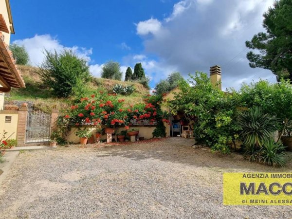 casa indipendente in vendita a Casciana Terme Lari in zona Lari