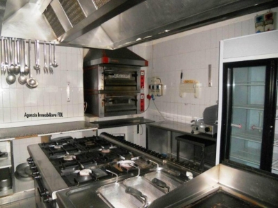negozio in vendita a Casciana Terme Lari in zona Casciana Terme