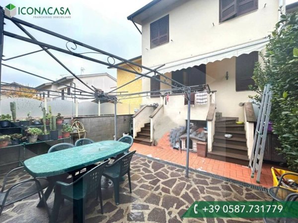 casa indipendente in vendita a Casciana Terme Lari in zona Perignano