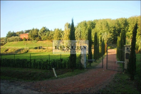 casa indipendente in vendita a Casciana Terme Lari in zona Lari