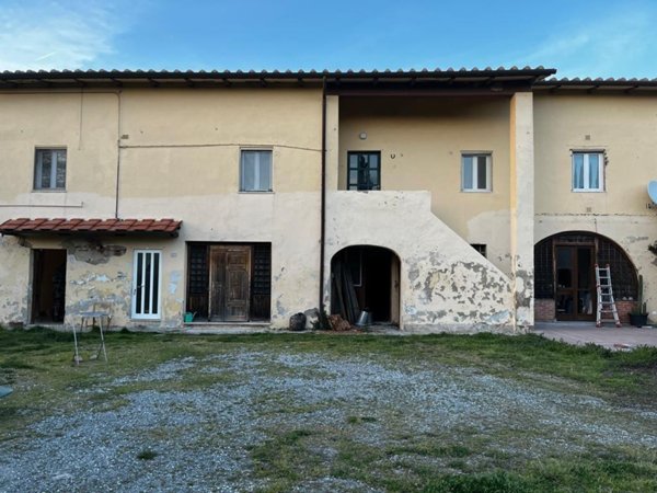 casa indipendente in vendita a Casciana Terme Lari in zona Perignano
