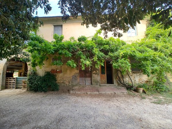 casa indipendente in vendita a Casciana Terme Lari in zona Lari