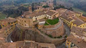 casa indipendente in vendita a Casciana Terme Lari in zona Lari