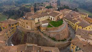 casa indipendente in vendita a Casciana Terme Lari in zona Lari