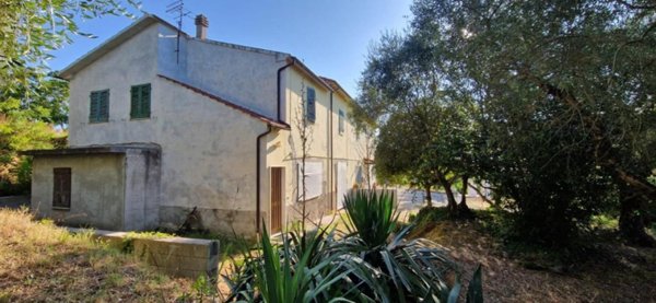 casa indipendente in vendita a Casciana Terme Lari in zona Lari