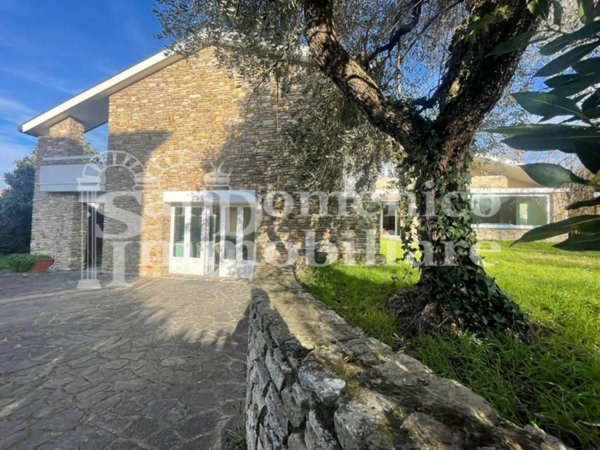 casa indipendente in vendita a Casciana Terme Lari in zona Spinelli