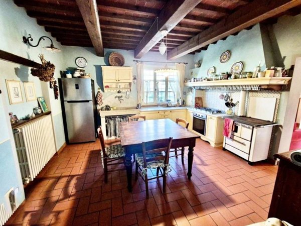 casa indipendente in vendita a Casciana Terme Lari in zona Spinelli