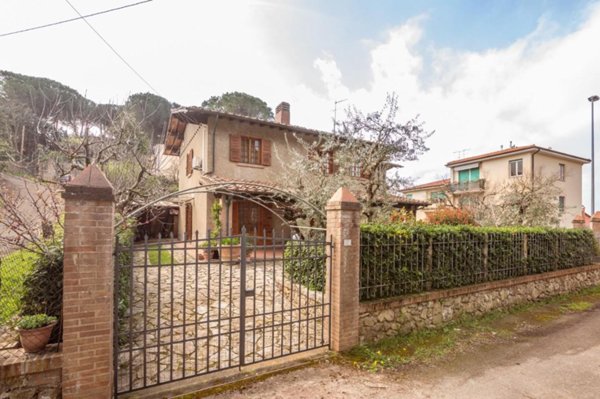 casa indipendente in vendita a Casciana Terme Lari in zona Lari