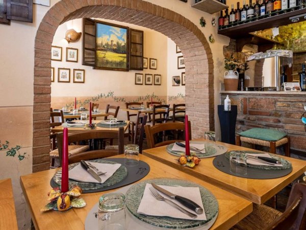 negozio in vendita a Casciana Terme Lari in zona Casciana Terme