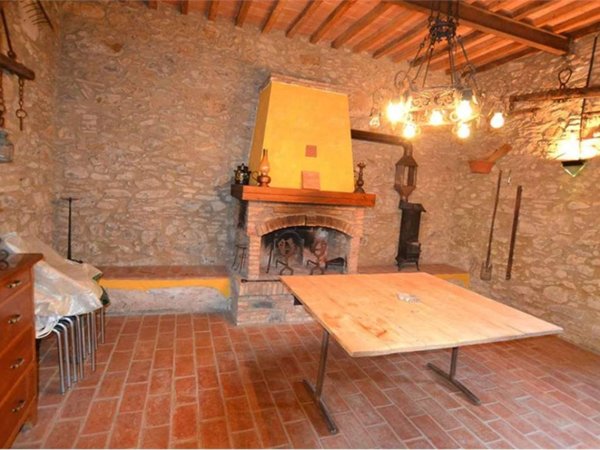 casa indipendente in vendita a Casciana Terme Lari in zona Collemontanino