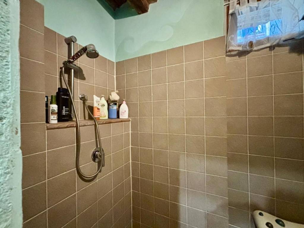 casa indipendente in vendita a Casciana Terme Lari in zona Parlascio