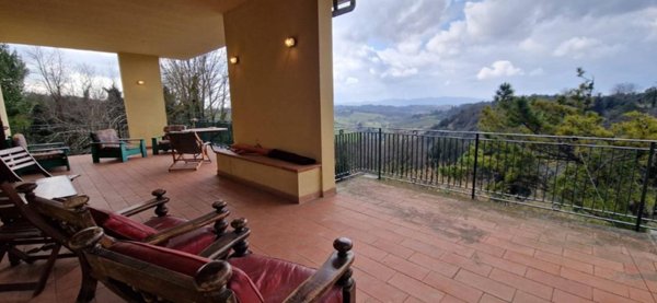 casa indipendente in vendita a Casciana Terme Lari in zona Lari