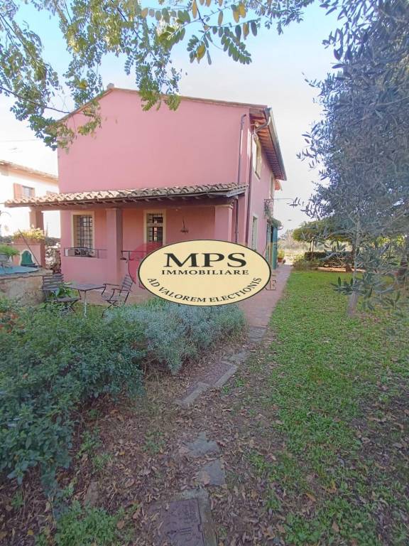 casa indipendente in vendita a Casciana Terme Lari in zona Spinelli