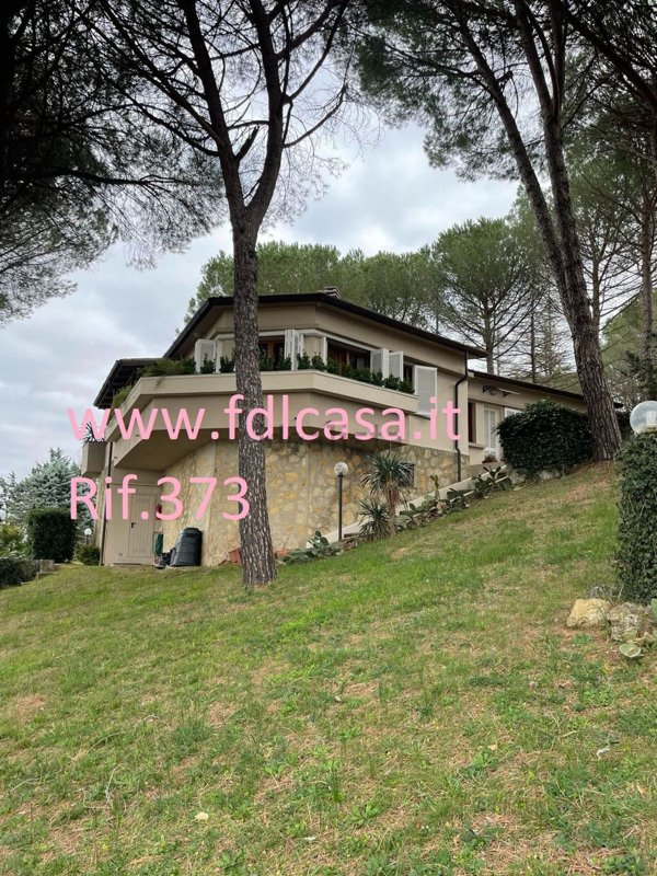 casa indipendente in vendita a Casciana Terme Lari in zona Lari