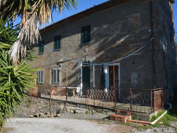 casa indipendente in vendita a Casciana Terme Lari in zona Lari