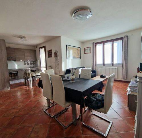 appartamento in vendita a Casciana Terme Lari in zona Perignano