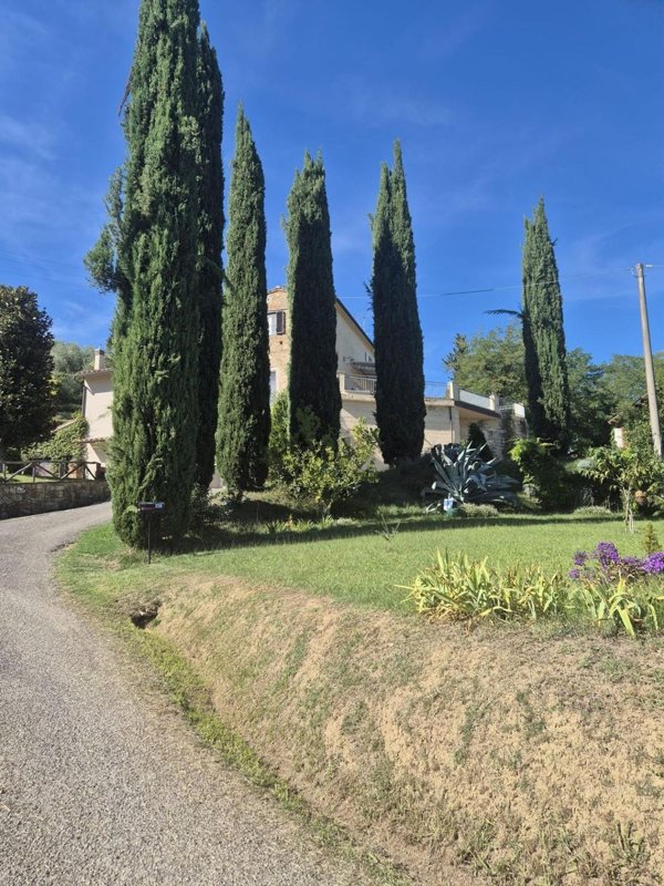 casa indipendente in vendita a Casciana Terme Lari in zona Lari