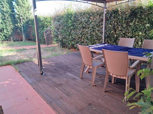 casa indipendente in vendita a Casciana Terme Lari in zona Spinelli