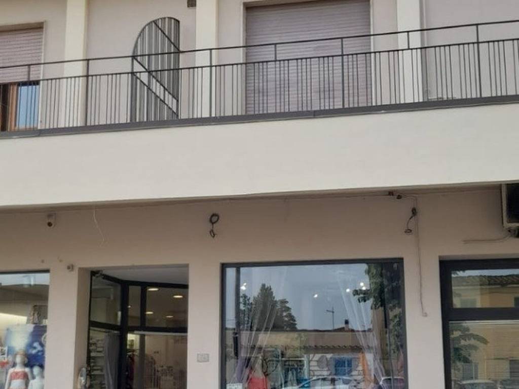 negozio in vendita a Casciana Terme Lari in zona Perignano