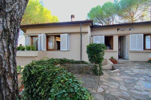 casa indipendente in vendita a Casciana Terme Lari in zona Lari
