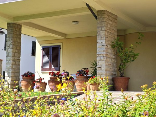 casa indipendente in vendita a Casciana Terme Lari in zona Lari