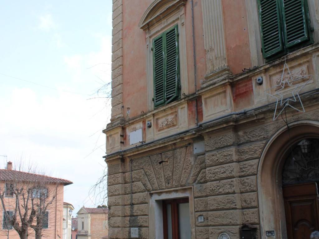 intera palazzina in vendita a Casciana Terme Lari in zona Cevoli