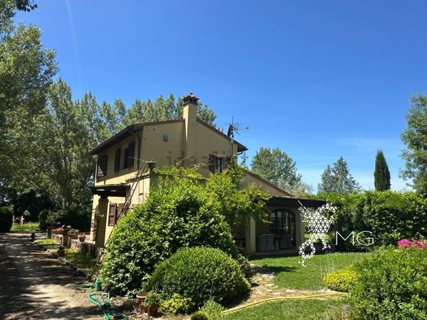 pentavano in vendita a Casciana Terme Lari