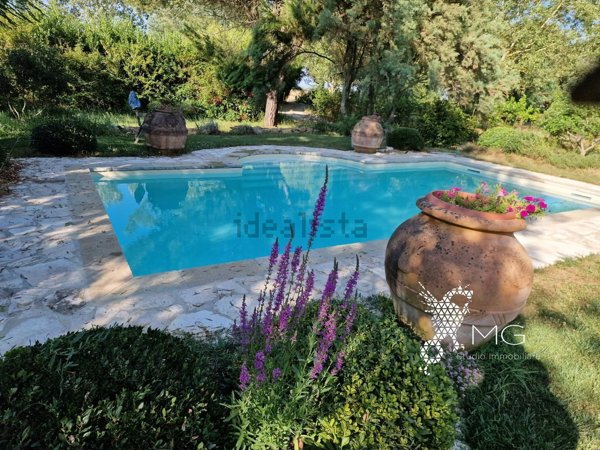 pentavano in vendita a Casciana Terme Lari