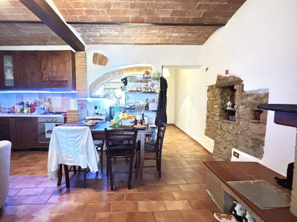 casa indipendente in vendita a Casciana Terme Lari in zona Casciana Terme