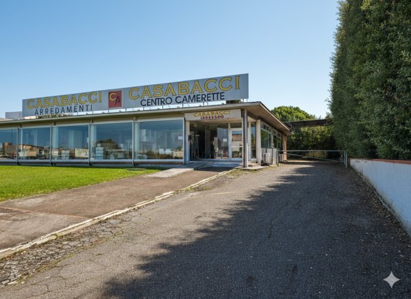 locale commerciale in vendita a Casciana Terme Lari in zona Perignano
