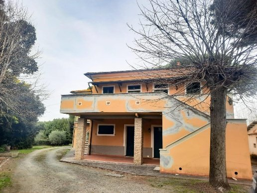 casa indipendente in vendita a Casciana Terme Lari in zona Spinelli