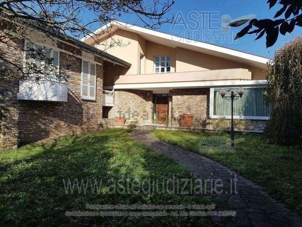 casa indipendente in vendita a Casciana Terme Lari in zona Perignano