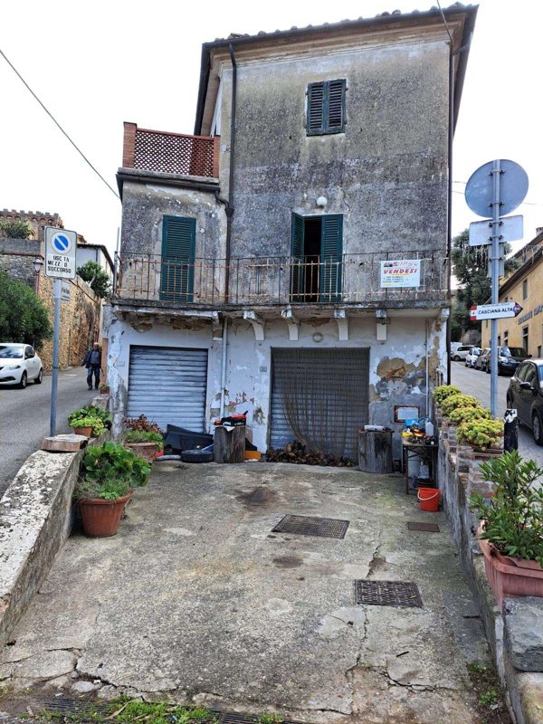 intera palazzina in vendita a Casciana Terme Lari in zona Casciana Alta