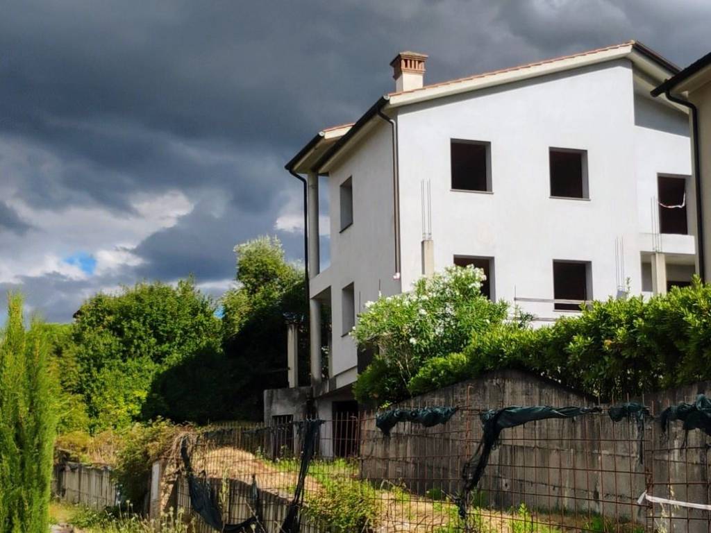 casa indipendente in vendita a Casciana Terme Lari in zona Lari