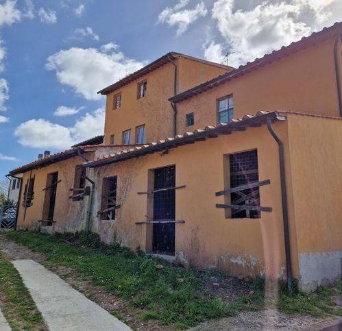 casa indipendente in vendita a Casciana Terme Lari in zona Perignano
