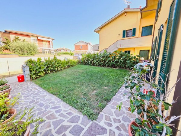 appartamento in vendita a Casciana Terme Lari in zona Perignano