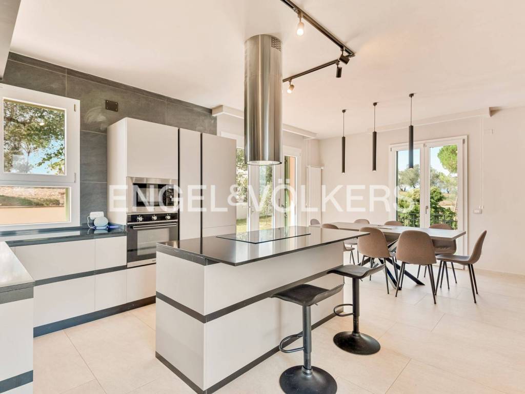 casa indipendente in vendita a Casciana Terme Lari in zona Lari