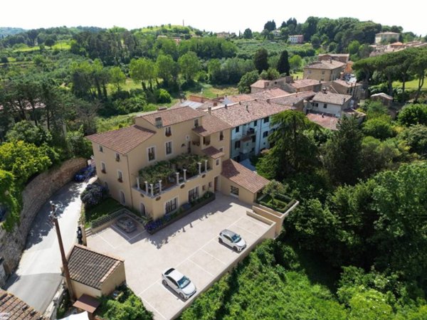 intera palazzina in vendita a Casciana Terme Lari in zona Spinelli