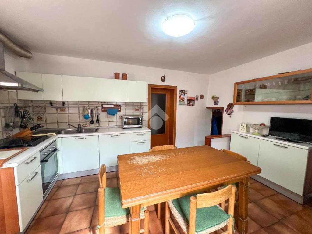 appartamento in vendita a Casciana Terme Lari in zona Cevoli