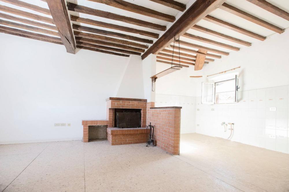 casa indipendente in vendita a Casciana Terme Lari in zona Cevoli