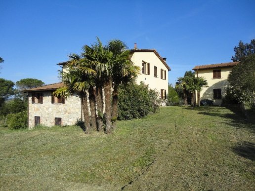 casa indipendente in vendita a Casciana Terme Lari in zona Lari