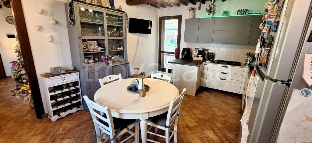 casa indipendente in vendita a Casciana Terme Lari in zona Lavaiano